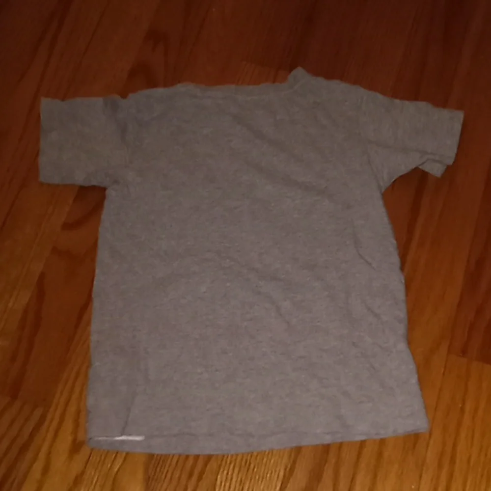 Converse All Star Sneakers Gray Short Sleeve T-Shirt Size 4